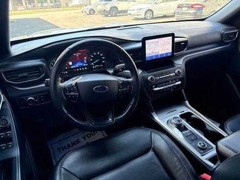 Used 2020 Ford Explorer XLT w/ Equipment Group 202A AWD/4WD image 29