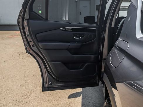 Used 2023 Honda Pilot Touring image 21