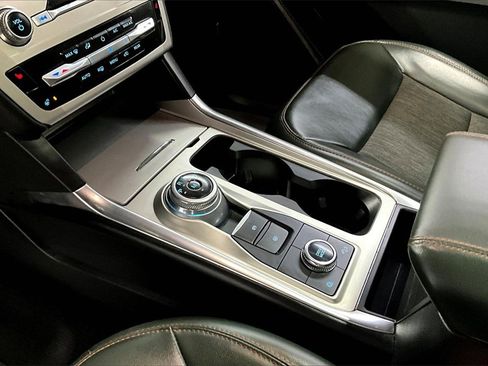 Used 2022 Ford Explorer Timberline image 18