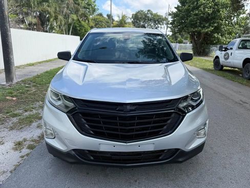 Used 2021 Chevrolet Equinox LS w/ LS Convenience Package FWD image 5