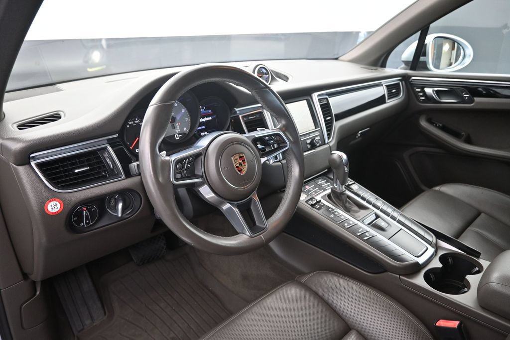 Used 2016 Porsche Macan S AWD/4WD image 4
