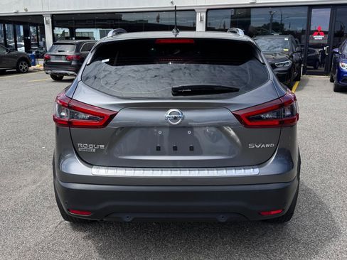 Used 2022 Nissan Rogue Sport SV w/ Technology Package image 5