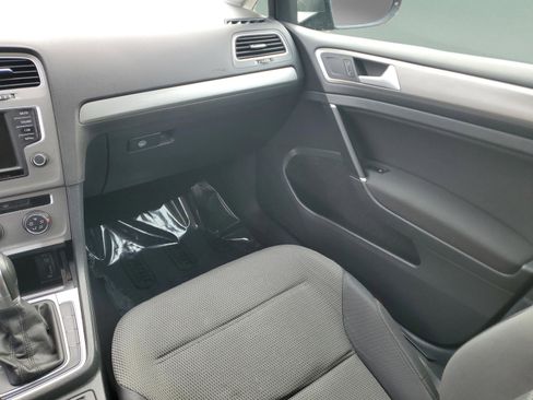 Used 2016 Volkswagen Golf S image 12