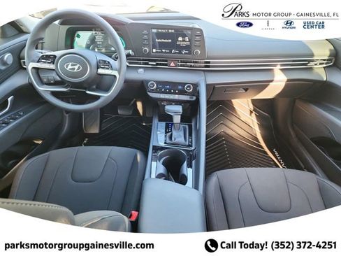 New 2025 Hyundai Elantra Hybrid FWD image 8