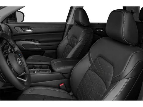 Certified 2024 Nissan Pathfinder Platinum AWD/4WD image 7