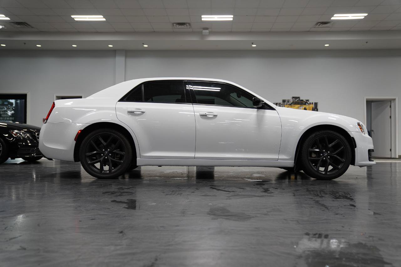 Used 2023 Chrysler 300 Touring w/ Sport Appearance Package RWD image 9