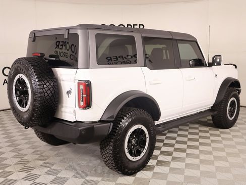 Used 2024 Ford Bronco Outer Banks w/ Sasquatch Package AWD/4WD image 21