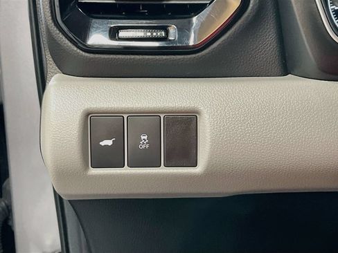 Used 2024 Honda Pilot Touring image 10