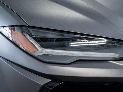 Used 2019 Lamborghini Urus image 20