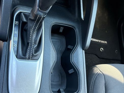 Used 2022 Nissan Frontier SV image 29