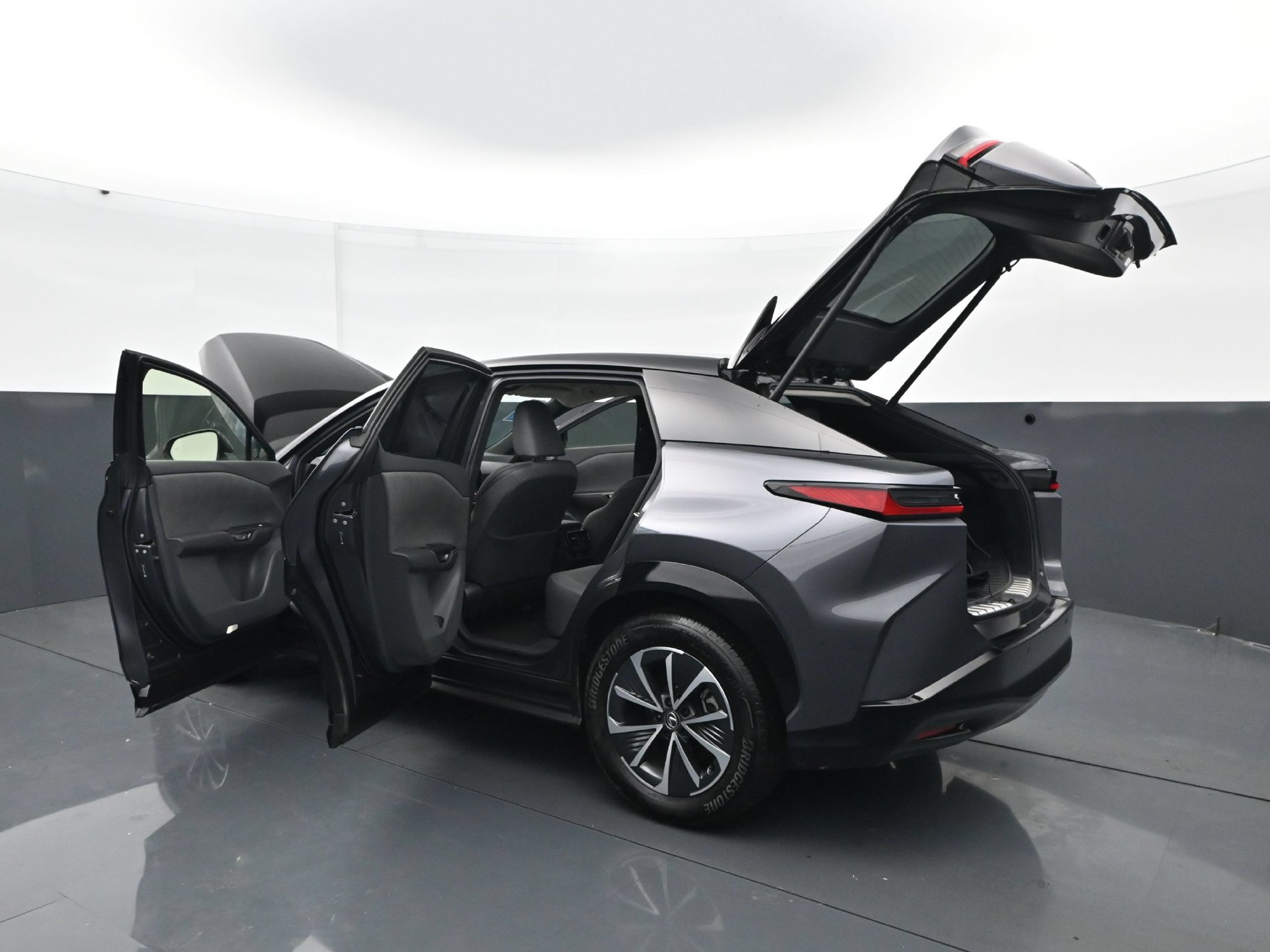 Used 2025 Lexus RZ 300e w/ Accessory Package (2T) FWD image 33