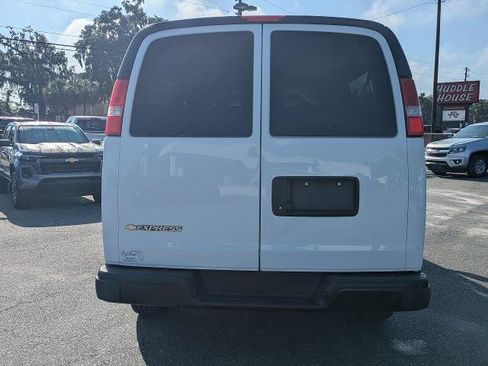 Used 2024 Chevrolet Express 3500 LS RWD image 5