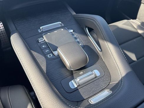 Used 2025 Mercedes-Benz GLS 450 4MATIC image 13