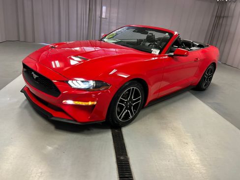 Used 2021 Ford Mustang Premium image 3