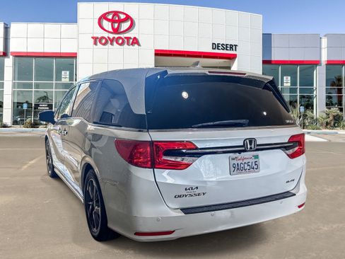 Used 2022 Honda Odyssey Elite image 5