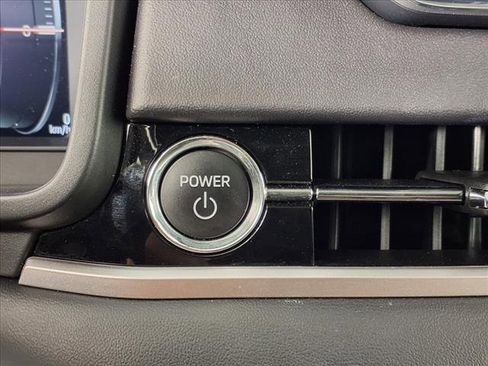 Used 2024 Mitsubishi Outlander SE image 25