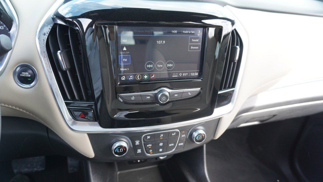 Used 2022 Chevrolet Traverse LS FWD image 13
