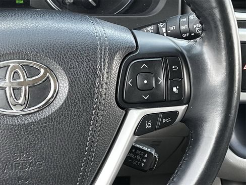 Used 2018 Toyota Highlander Limited image 14