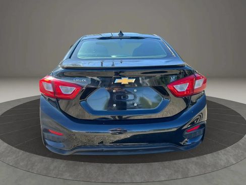 Used 2017 Chevrolet Cruze LT w/ Convenience Package FWD image 7