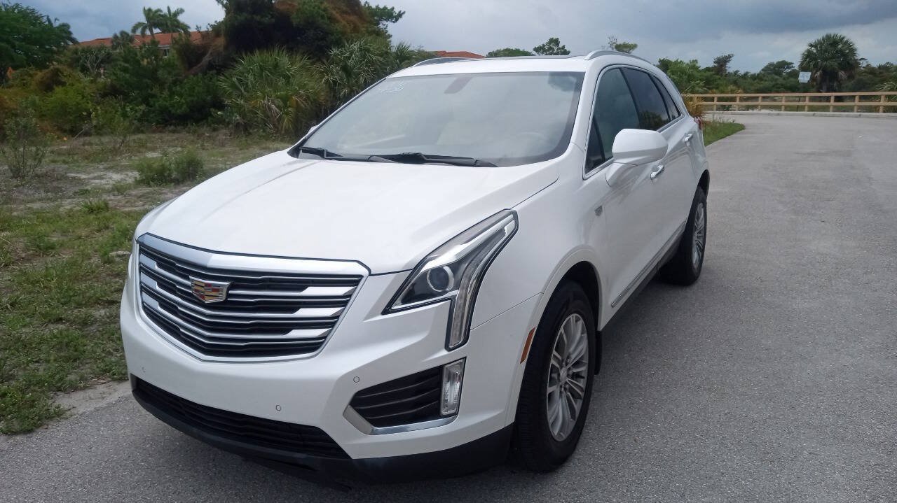 Used 2017 Cadillac XT5 Luxury FWD image 2