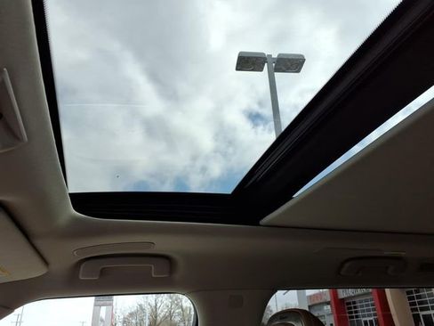 Used 2025 INFINITI QX80 Sensory image 14