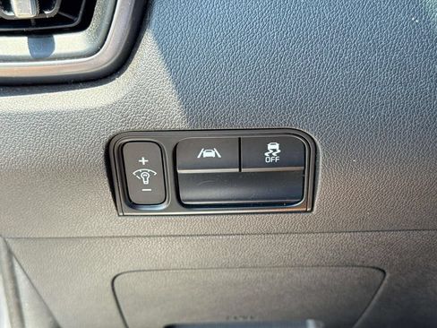 Used 2023 Kia Sorento LX AWD/4WD image 32