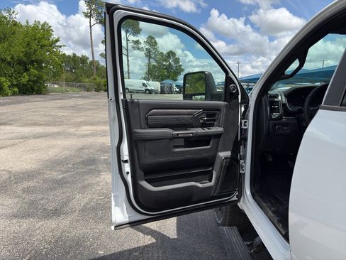 New 2026 RAM 2500 Limited AWD/4WD image 10