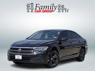 Used 2024 Volkswagen Jetta SE image 1