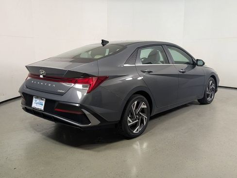 New 2026 Hyundai Elantra Limited FWD image 7