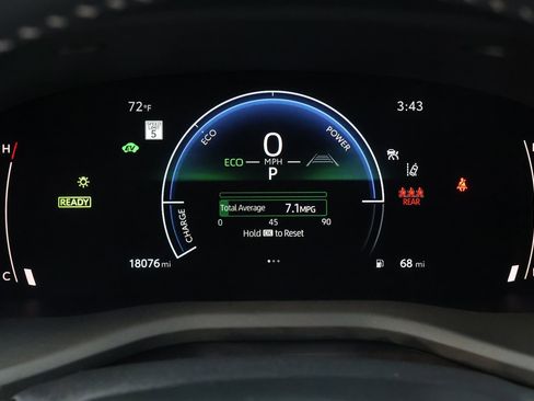 Used 2025 Toyota Camry SE image 18