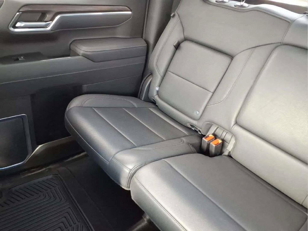 Used 2025 GMC Sierra 1500 SLT RWD image 15