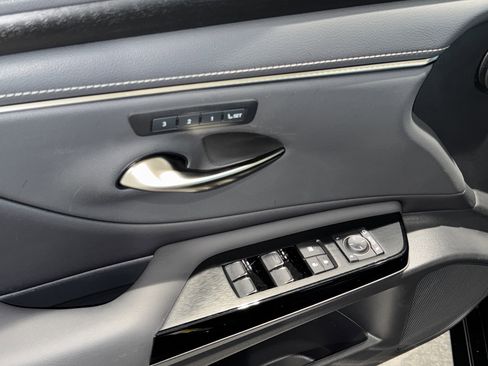 Used 2022 Lexus ES 350 w/ Premium Package image 17