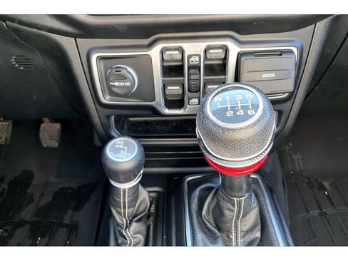 Used 2020 Jeep Wrangler Unlimited Sahara AWD/4WD image 29