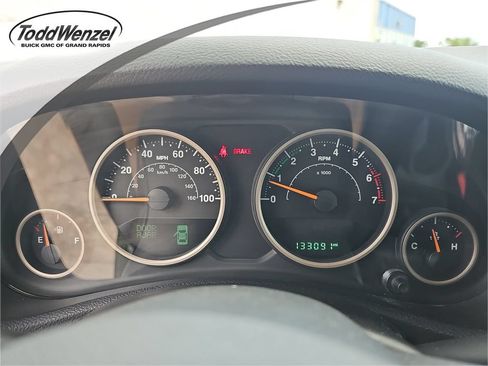 Used 2016 Jeep Wrangler Unlimited Sahara AWD/4WD image 28