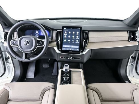 New 2026 Volvo XC90 T8 Ultra w/ Protection Package Premier AWD/4WD image 18