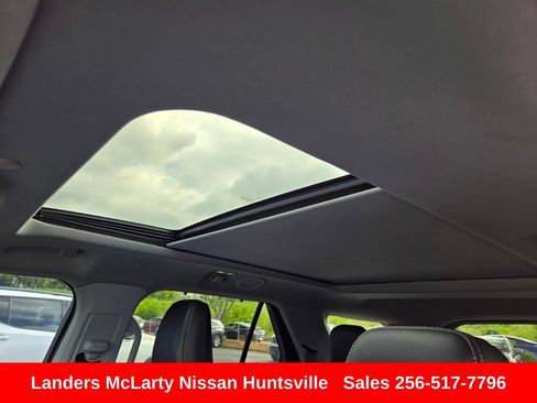Used 2024 Ford Explorer Limited w/ Limited Technology Package RWD image 19