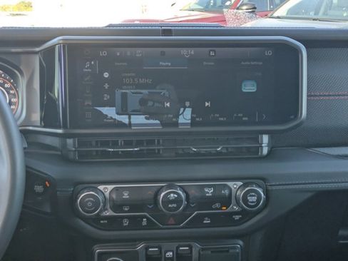 Used 2024 Jeep Wrangler Unlimited Rubicon image 16