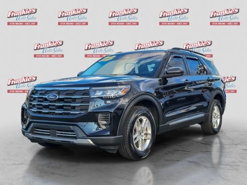 Used 2025 Ford Explorer Active AWD/4WD image 1