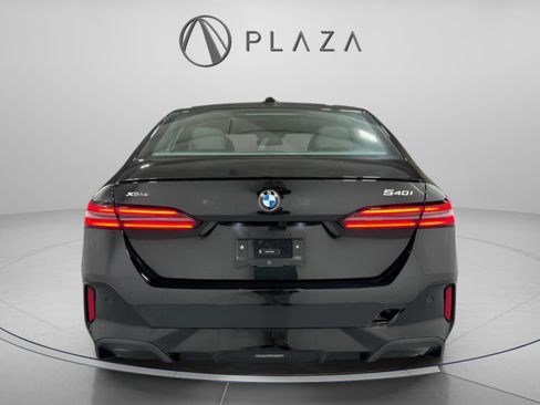 New 2026 BMW 540i xDrive w/ M Sport Package image 4