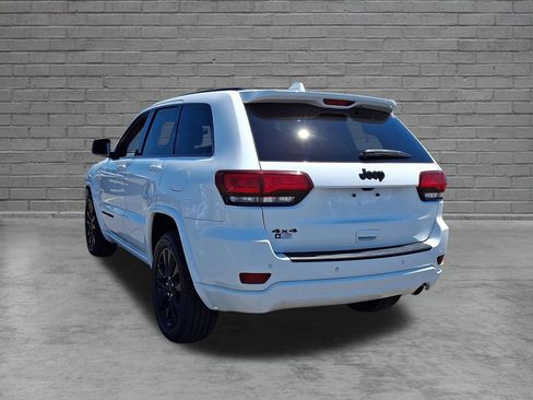 Used 2019 Jeep Grand Cherokee Altitude AWD/4WD image 9