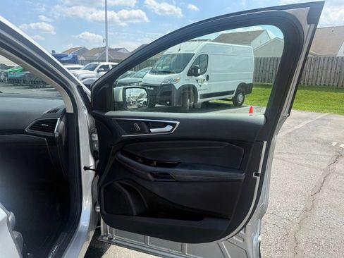 Used 2017 Ford Edge Titanium w/ Equipment Group 301A AWD/4WD image 50