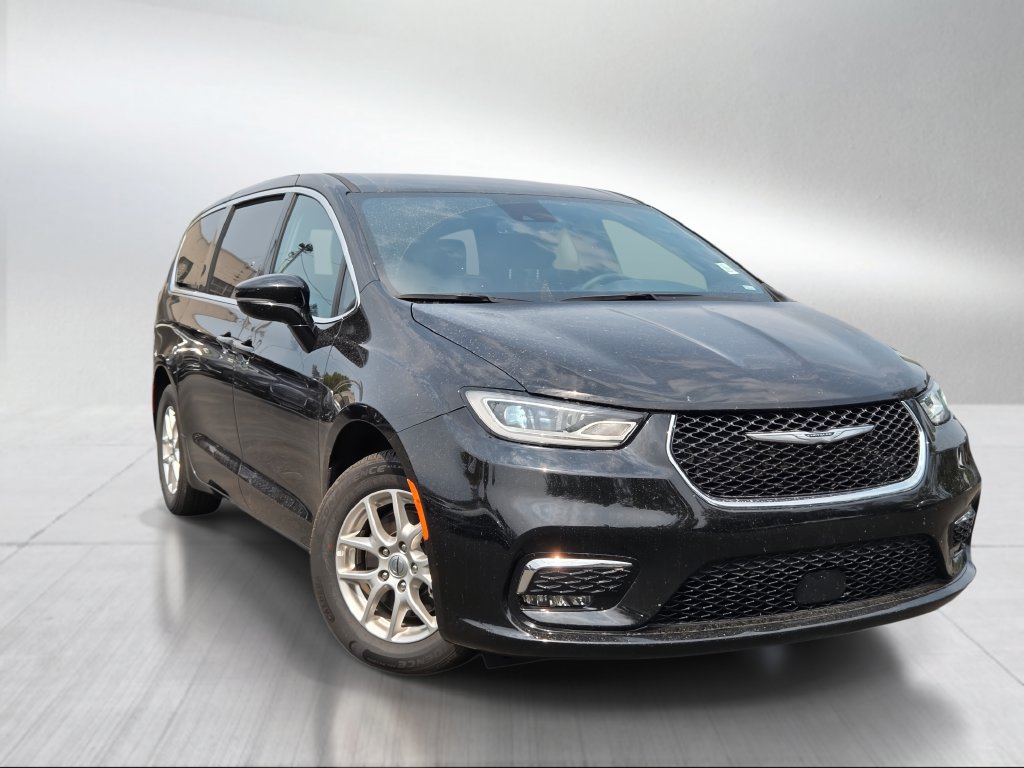 Used 2025 Chrysler Pacifica Select FWD image 1