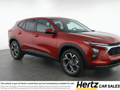 Used 2025 Chevrolet Trax LT image 1