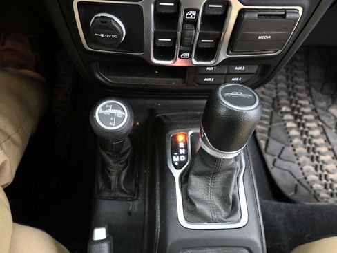 Used 2021 Jeep Gladiator Sport image 19