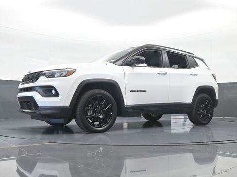 Used 2023 Jeep Compass Altitude image 55