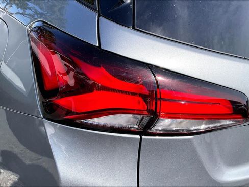 Used 2023 Chevrolet Equinox RS FWD image 28