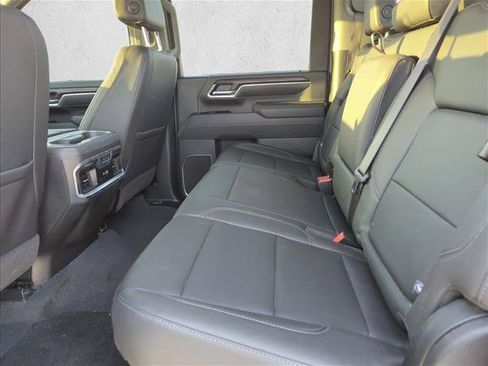 Used 2025 GMC Sierra 2500 SLT w/ SLT Premium Package AWD/4WD image 8