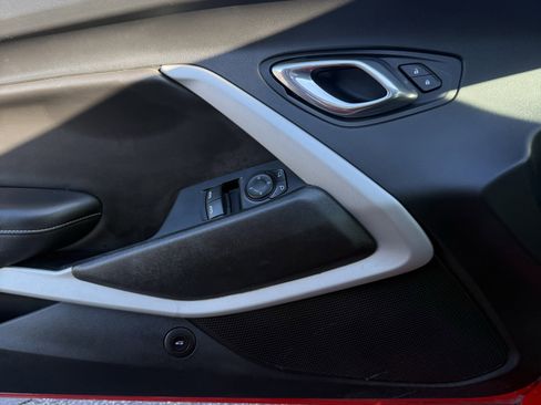 Used 2020 Chevrolet Camaro LT image 12