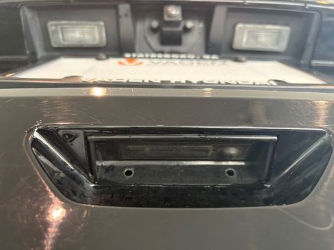 Used 2023 Nissan Rogue SV image 9