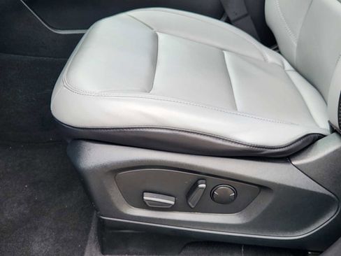 Used 2021 Ford Explorer XLT w/ Equipment Group 202A RWD image 24
